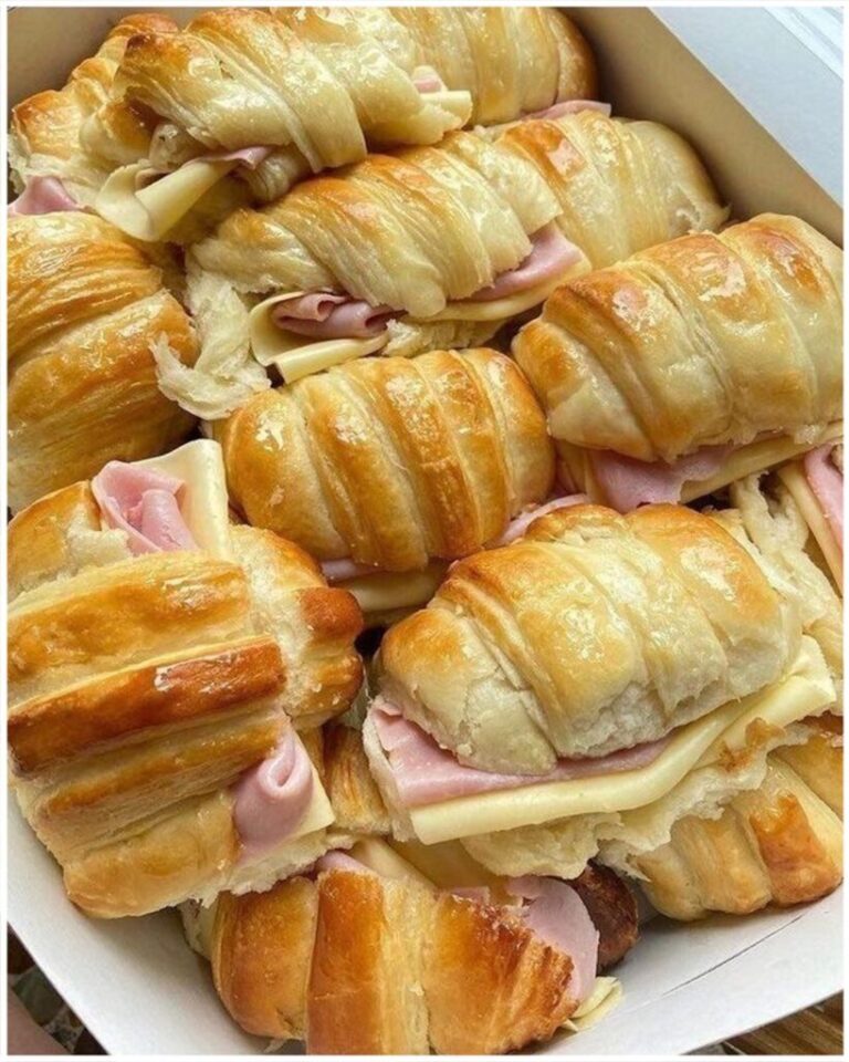  Blätterteig-Croissants mit Schinken & Käse  