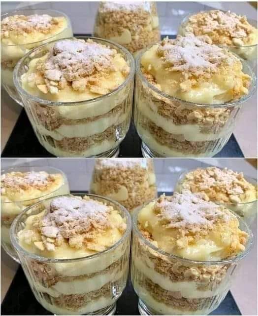 Wenn ich faul bin, mache ich immer dieses Dessert. „Napoleon im Glas“: Man muss sich nur die Finger lecken. In 2 Minuten aufgegessen.