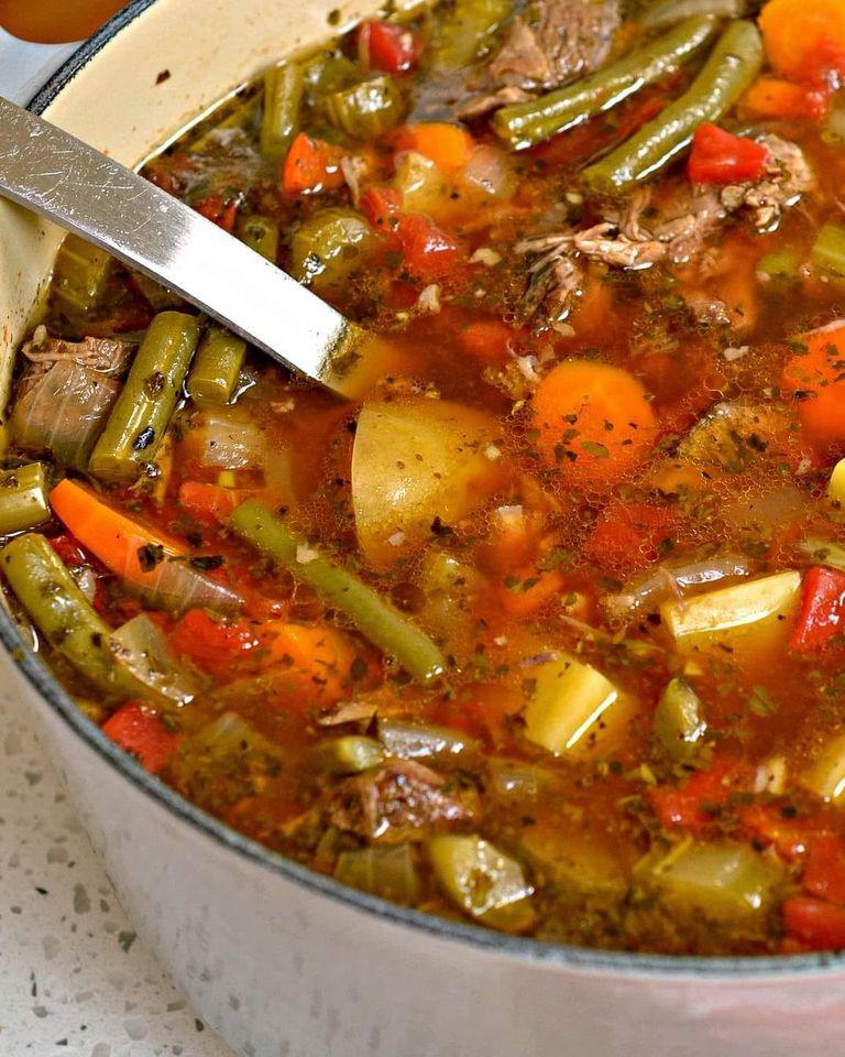 Gemüserindfleischsuppe