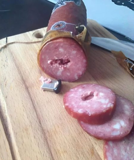 Ich fand einen USB-Stick in einer ganz normalen Wurst:
