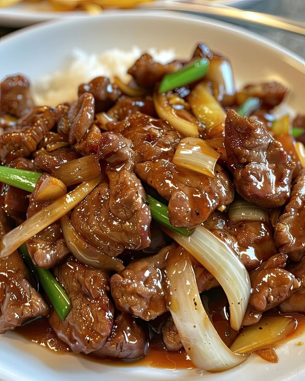 Rindfleisch-Pfannengericht mit schwarzem Pfeffer