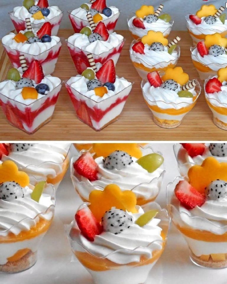Fruchtdessert im Becher: Eine leichte Käsekuchenmousse mit viel Obst! In 15 Minuten fertig.