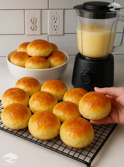 Selbstgebackenes, fluffiges Milchbrot für Ihr Osterfrühstück am Sonntag.