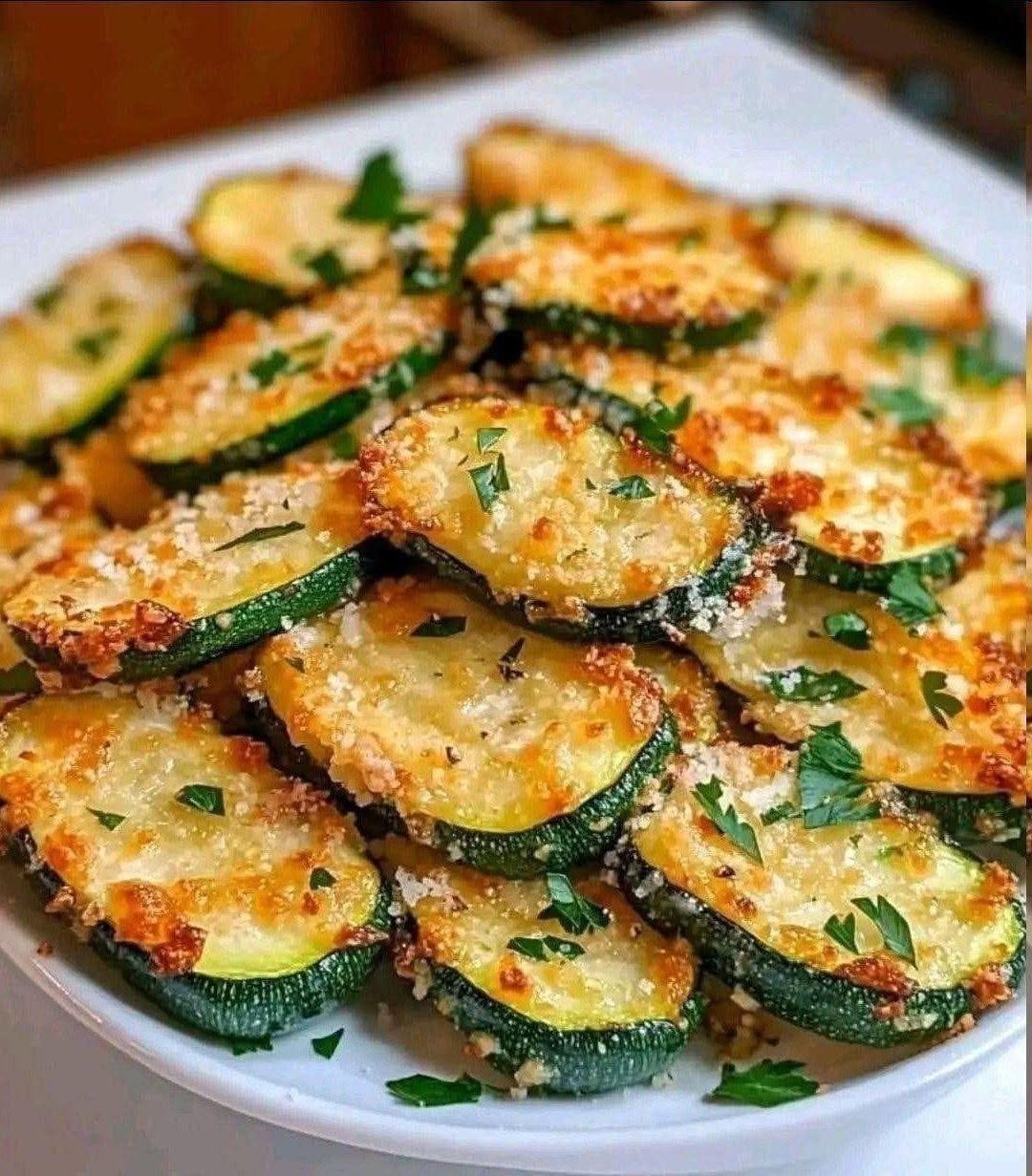 Gebackene Zucchinichips mit nur 2 Zutaten