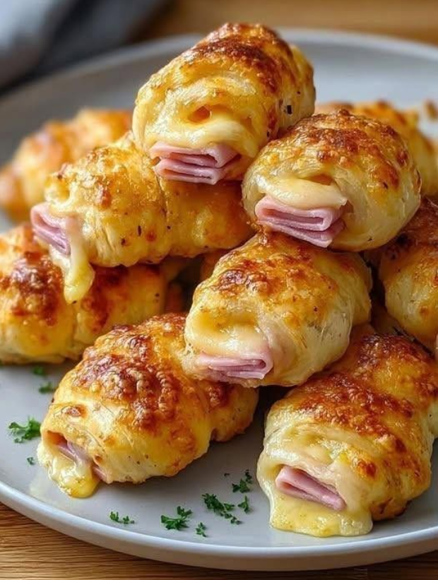 Knusprige und zartschmelzende Blätterteig-Häppchen mit Schinken und Käse