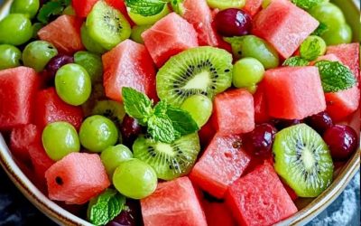 Wassermelonen-, Kiwi- und grüne Trauben-Salat