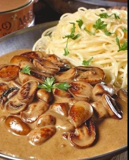 Schwarzwälder Jägersauce mit 300 g Champignons, hammerleckere Sauce!